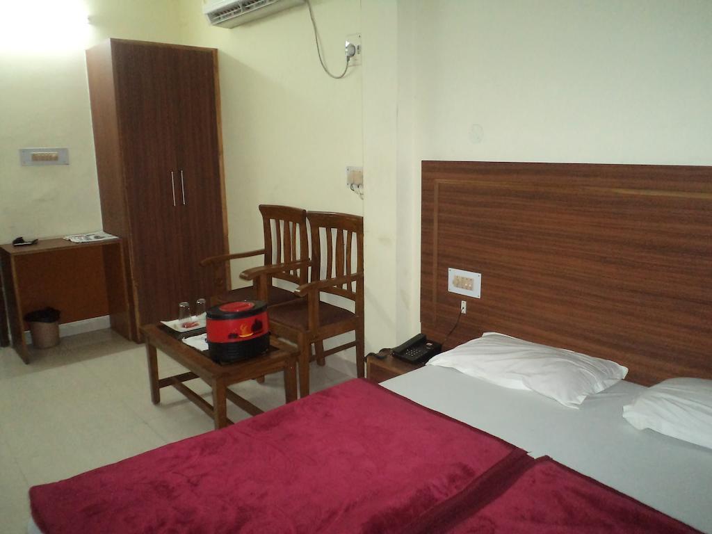 Hotel Umang Lucknow Phòng bức ảnh
